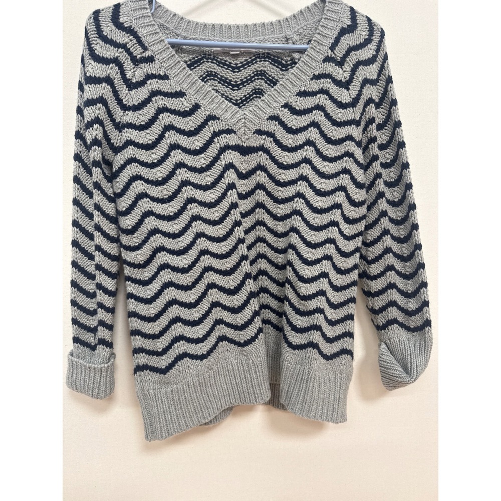 Gap Womens Medium Grey Navy Blue Chevron Wave V-Neck Knit Sweater Wool Blend